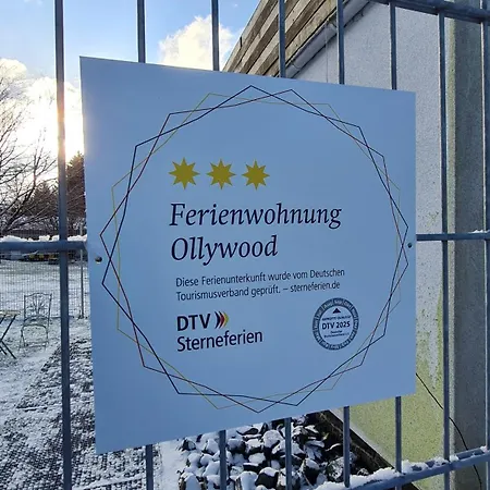 Ollywood Hill Apartmán *